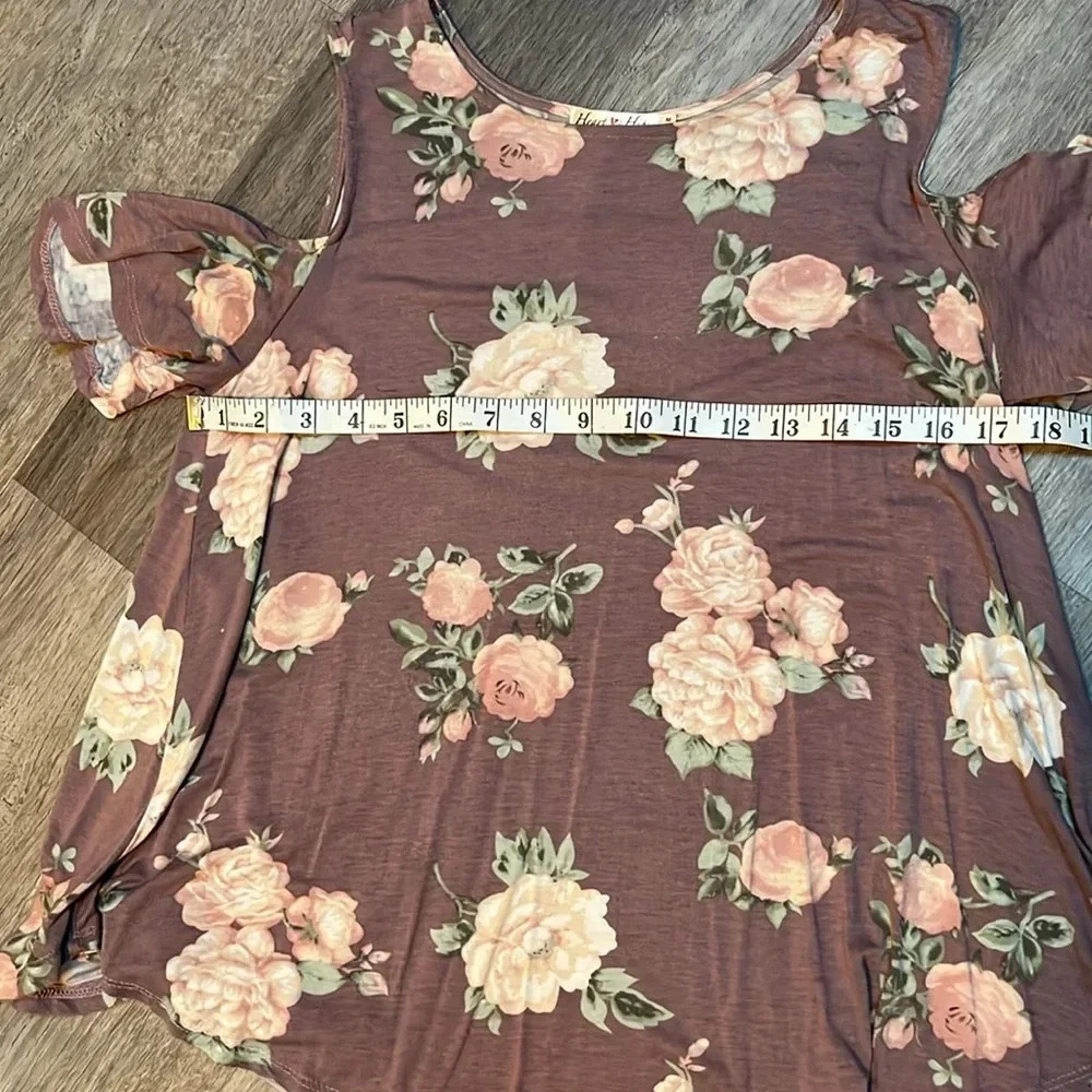 Hearts and hips cold shoulder tunic - Picture 2 of 7